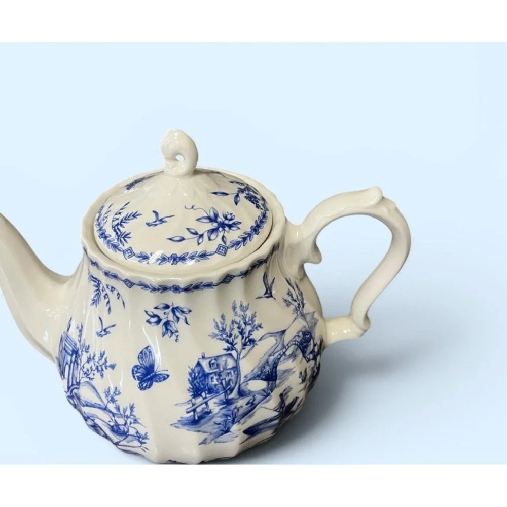 Churchill Toile China Teapot Tea Pot Countryside Butterfly Bird Vintage England